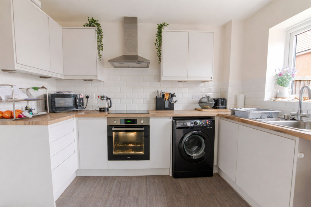 Woodside Close, Buckley, CH7 - View 3