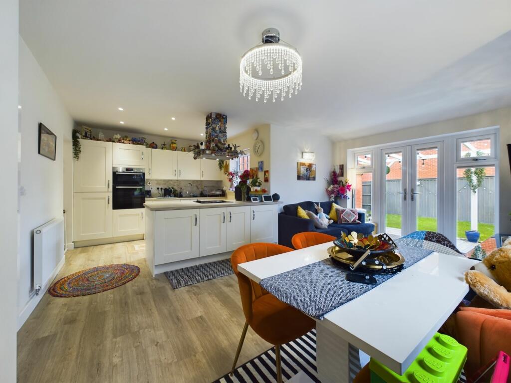 House in Towcester, West Northamptonshire - View 5