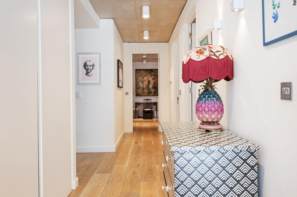 Apartment in London - View 5