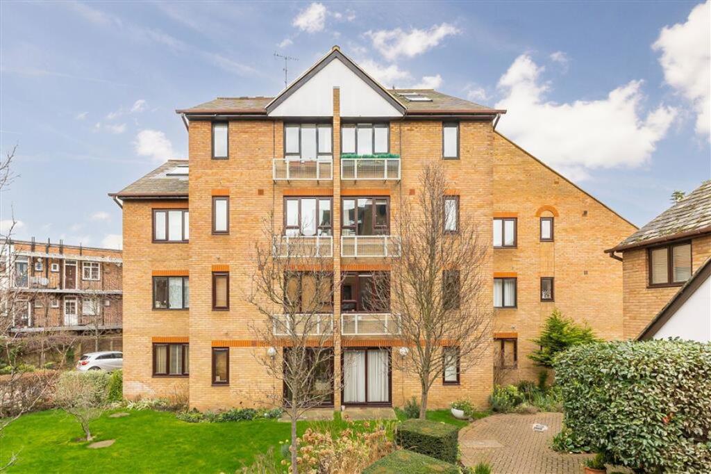 Main image of property: Dorney Court, Ranelagh Gardens, London