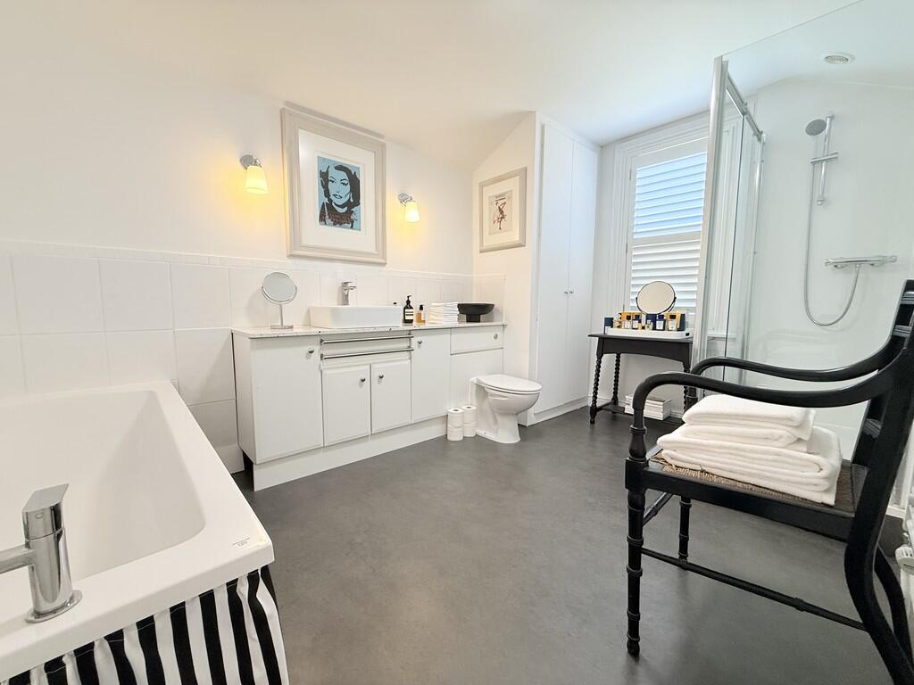House in Bath, Bathwick - More