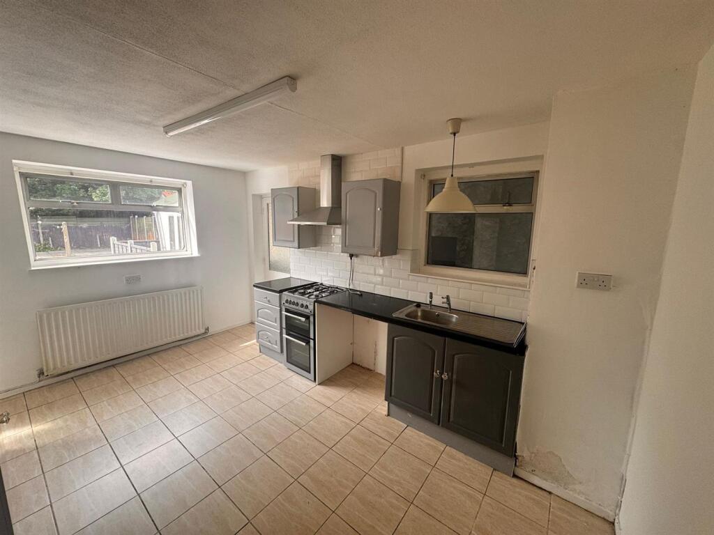 Main image of property: 20 Broadmeadow GreenBilston
