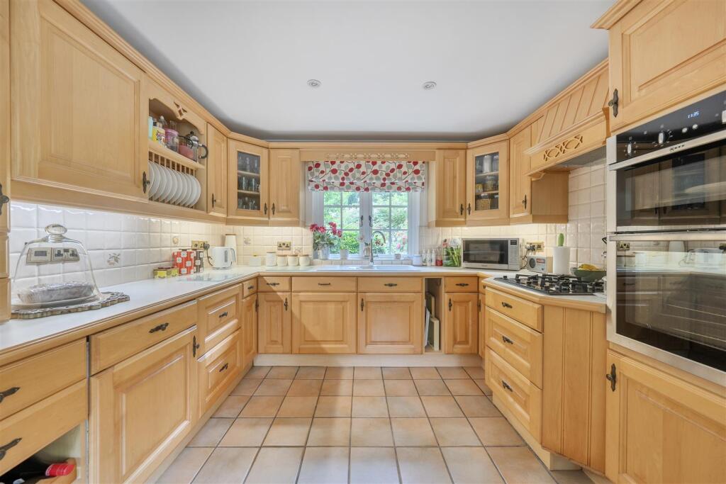 Rushall Lane, Corfe Mullen, Wimborne photo 5