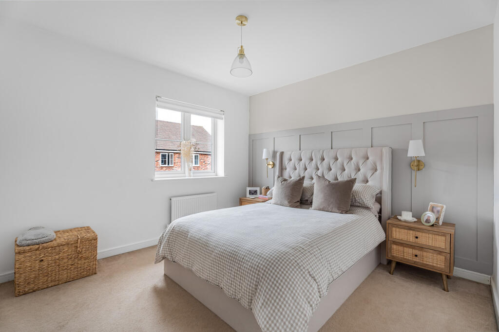 House in Vale of White Horse, Belmont Park, Wantage - More