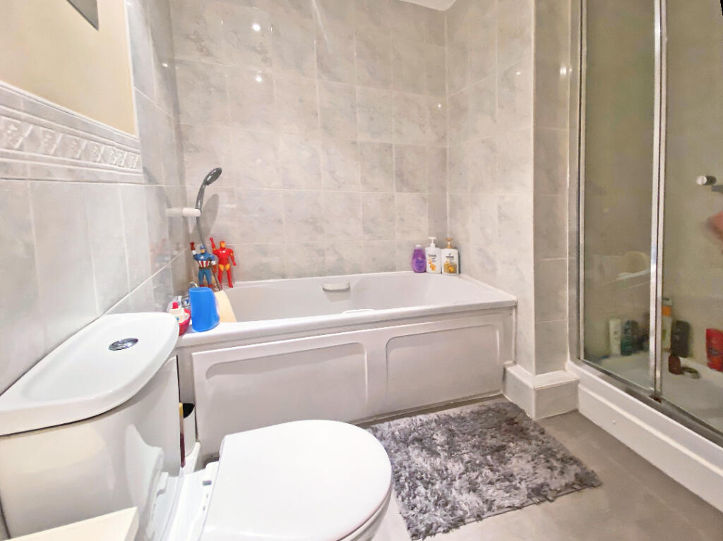Apartment in Rushmoor, North Town - More