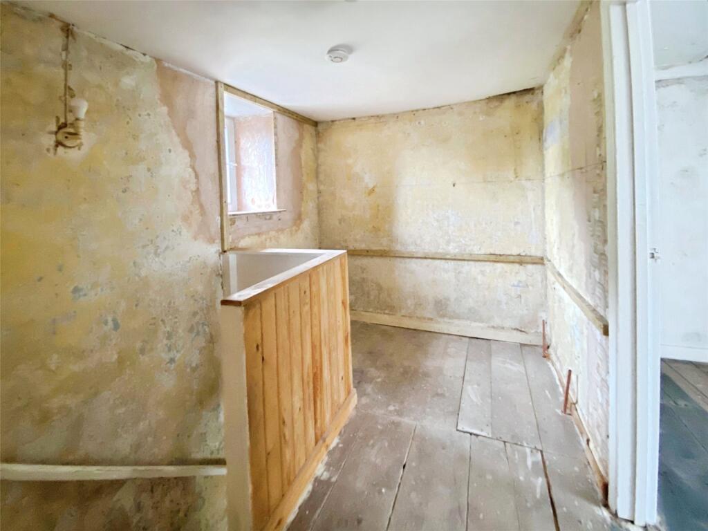 House in Torquay - More