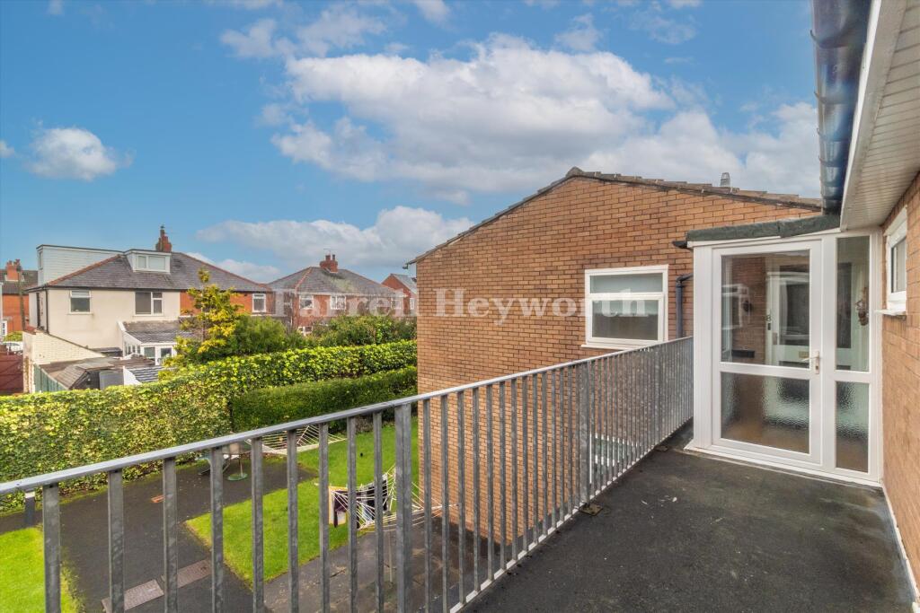 Cairn Court, Cairn Grove, Blackpool photo 2