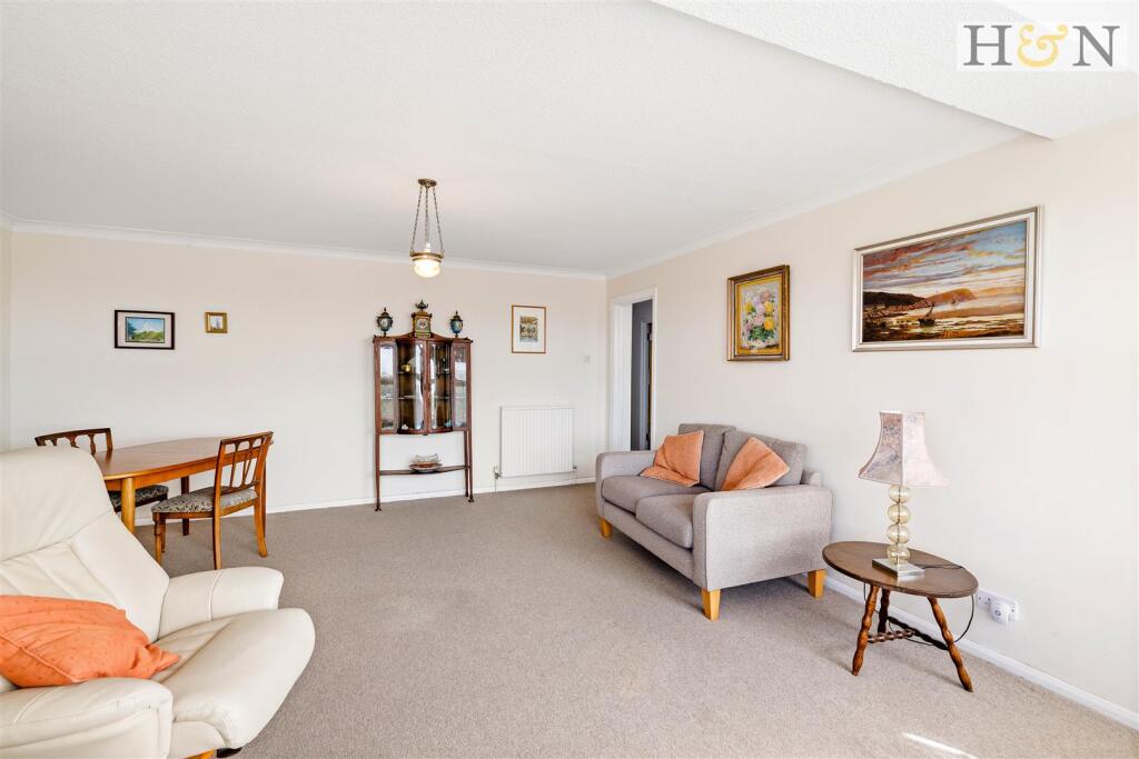 Apartment in Brighton - More