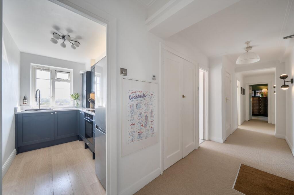 Apartment in London, Cricklewood - More