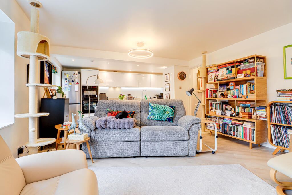 Additional image 4 of Hillside Road, Harpenden, AL5