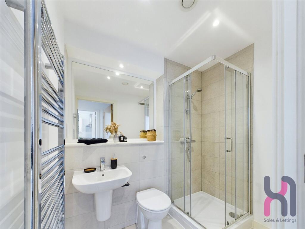 Apartment in Manchester - View 5