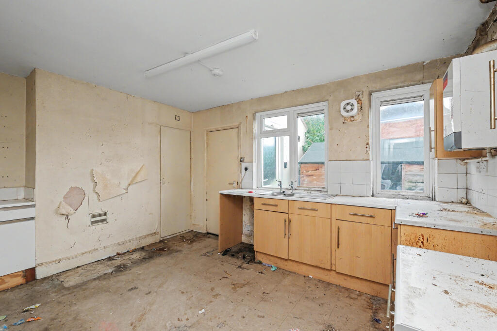 87 Bradwell Road, Bradville, Milton Keynes, MK13 7AX photo 4