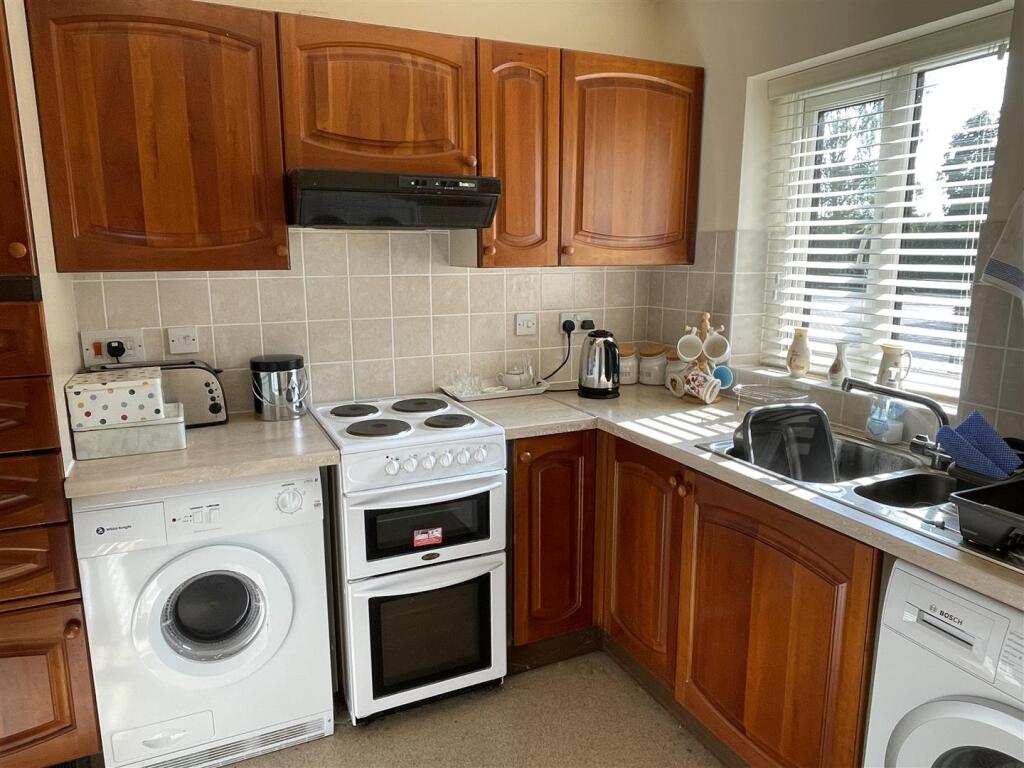 17, Pegasus Court, Bourton-On-The-Water photo 3