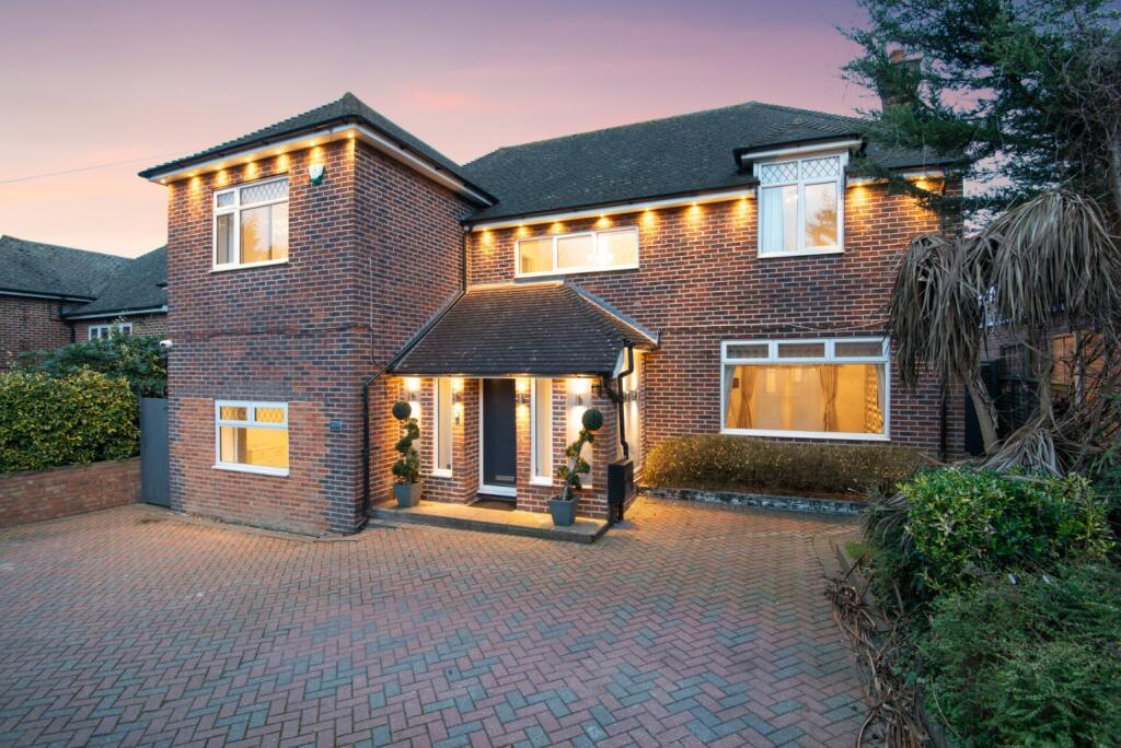 Main image of property: Valley Drive, Gravesend, DA12