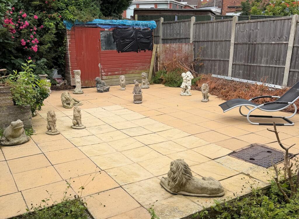 House in Dudley, West Midlands - View 2