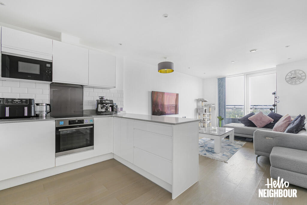 Apartment in Ilford - More
