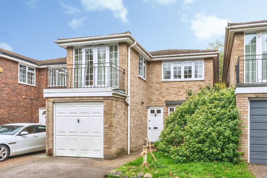 Main image of property: Canewdon Close, Woking