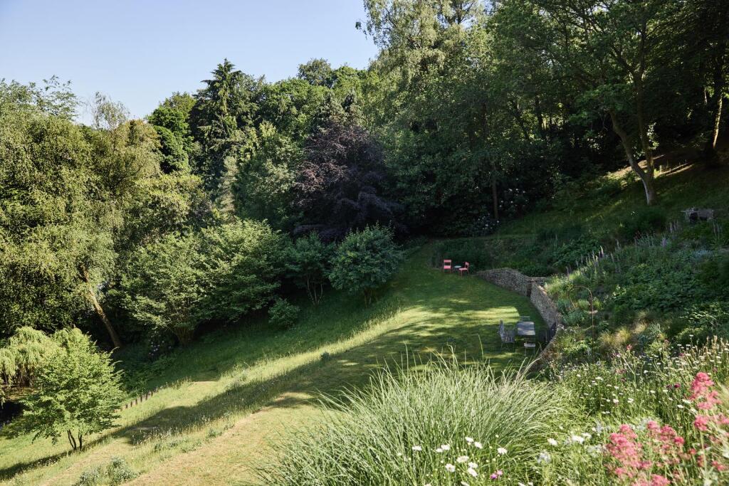 House in East Hampshire, Headley - View 3