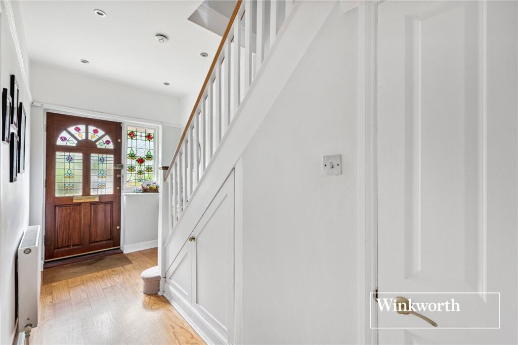 House in London - View 2
