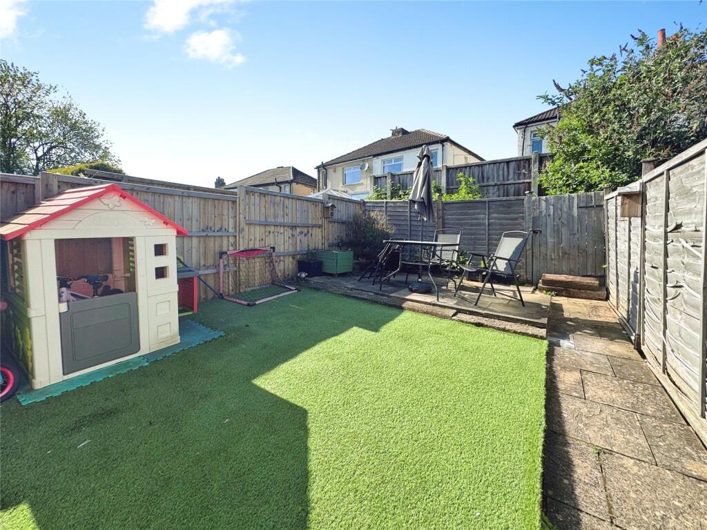 Kilroyd Avenue, Cleckheaton, BD19 photo 4