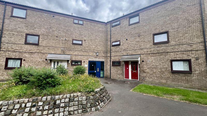 2-bed flat on Walkers Close, Scunthorpe, £65,000