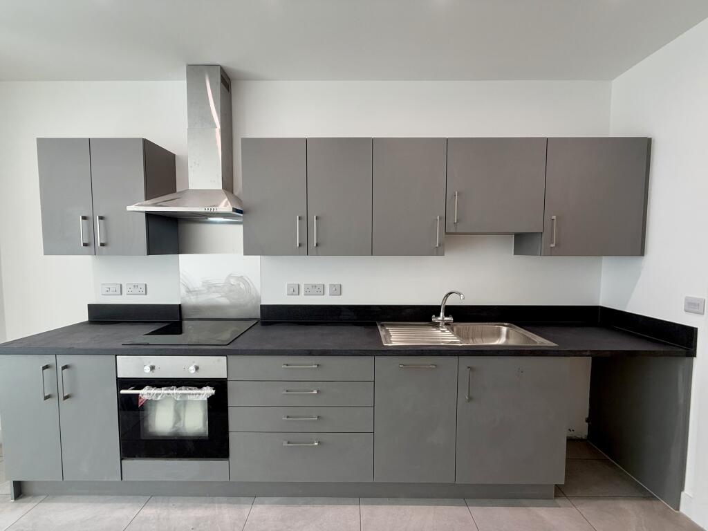 Apartment in East Staffordshire, Burton - View 2