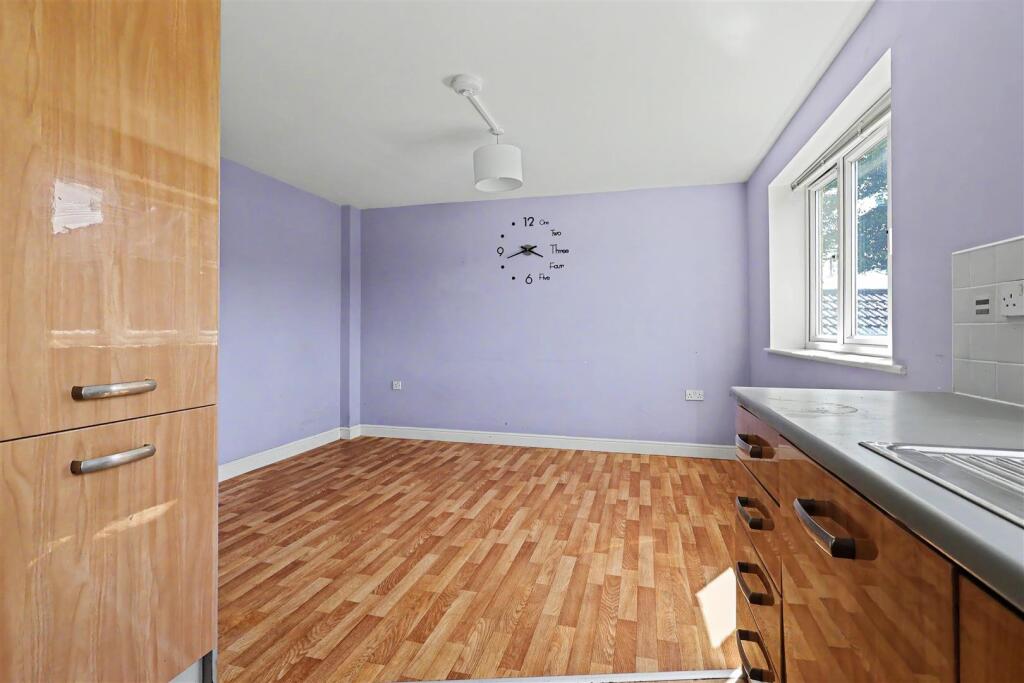 House in Nottingham, Daybrook - View 3