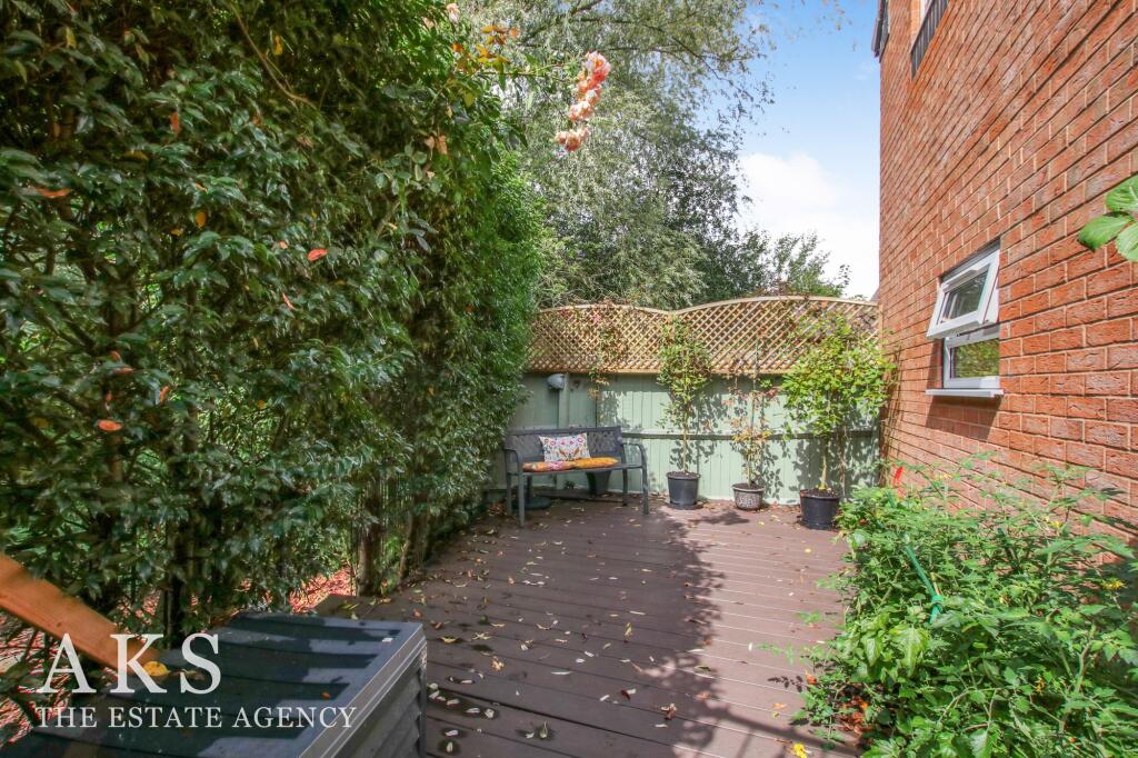 Apartment in Derby - View 4