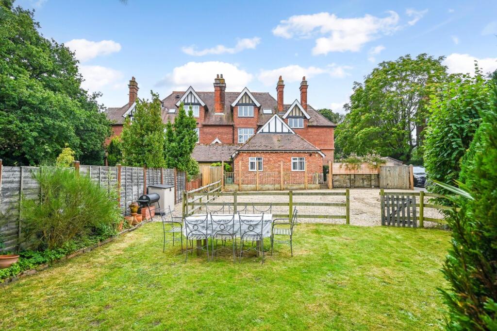 Main image of property: Queens Road, Lyndhurst, SO43