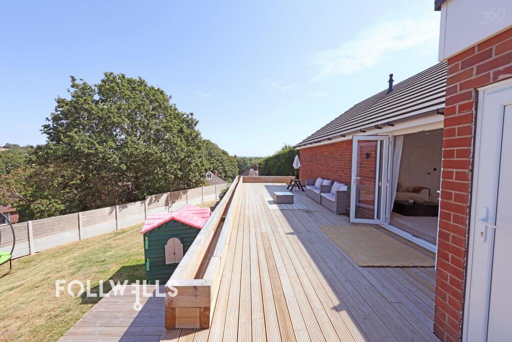 House in Stoke-on-Trent - View 4