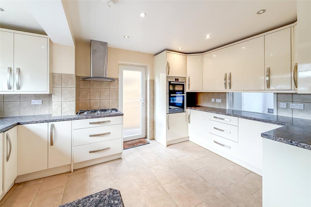 Additional image 2 of St. Vincent Drive, St. Albans, Hertfordshire, AL1