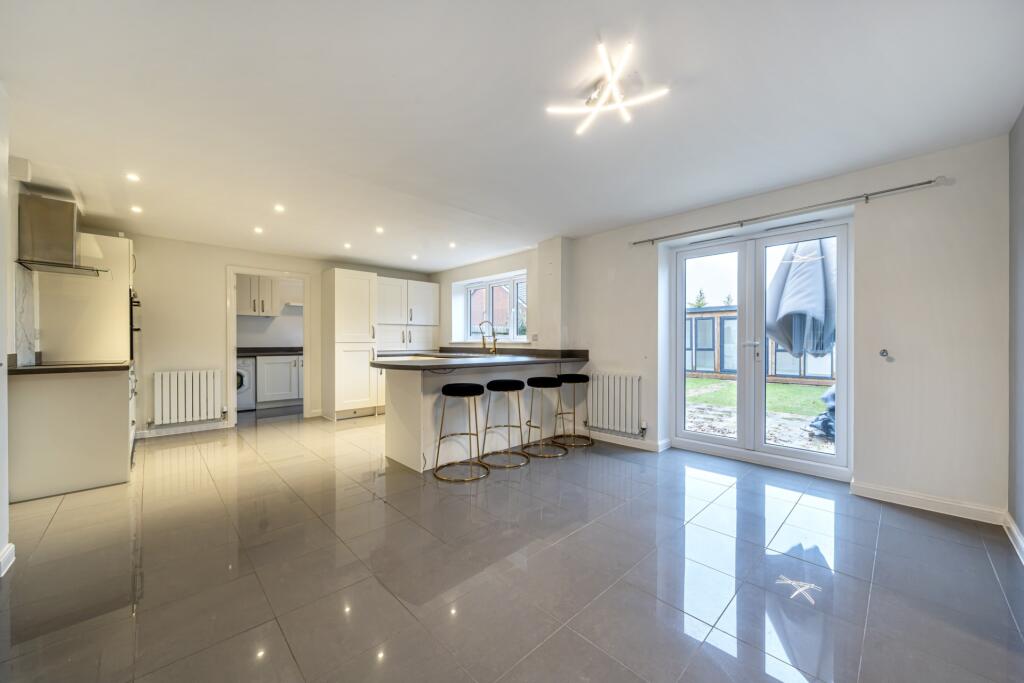 Glasspool Road, Winnersh photo 2