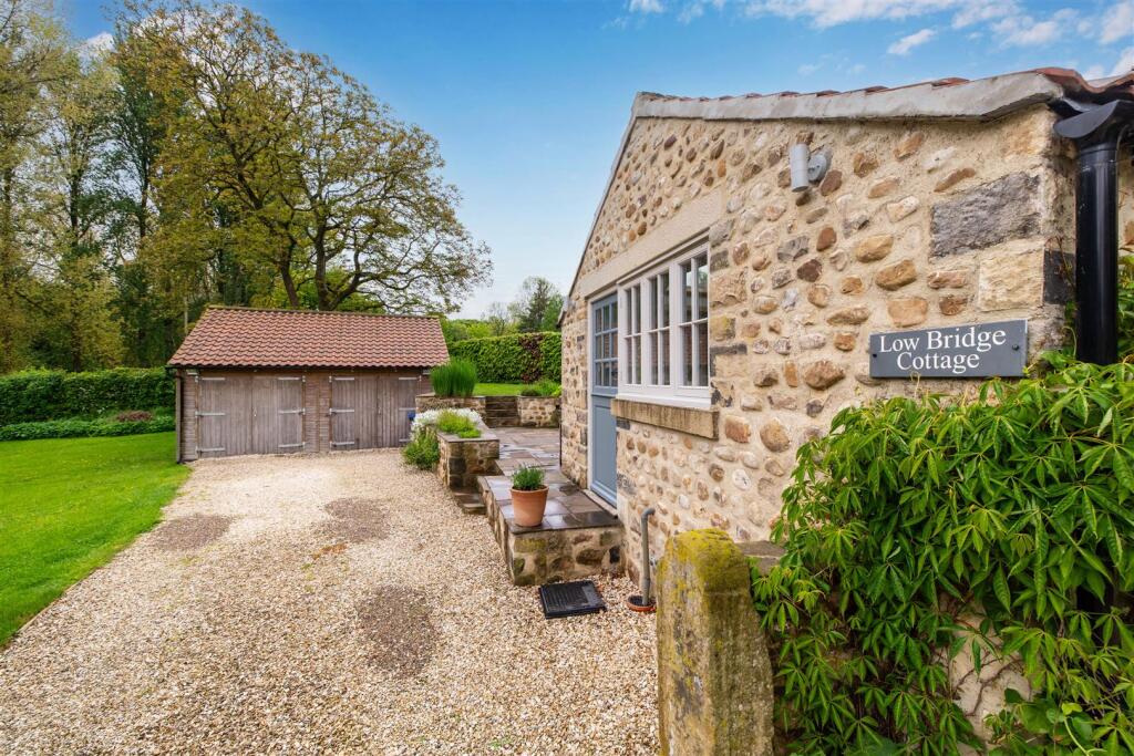 House in Bishop Monkton, Ingerthorpe, Markington with Wallerthwaite - More