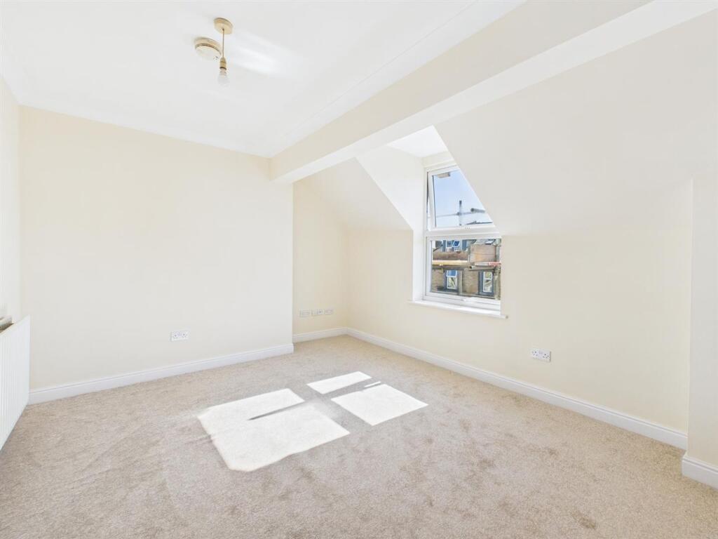 Apartment in Lancaster - More