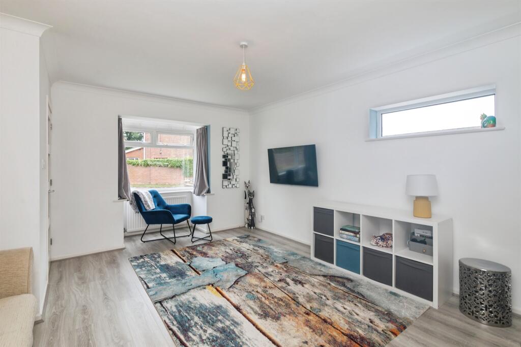 24, Beeching Drive photo 4