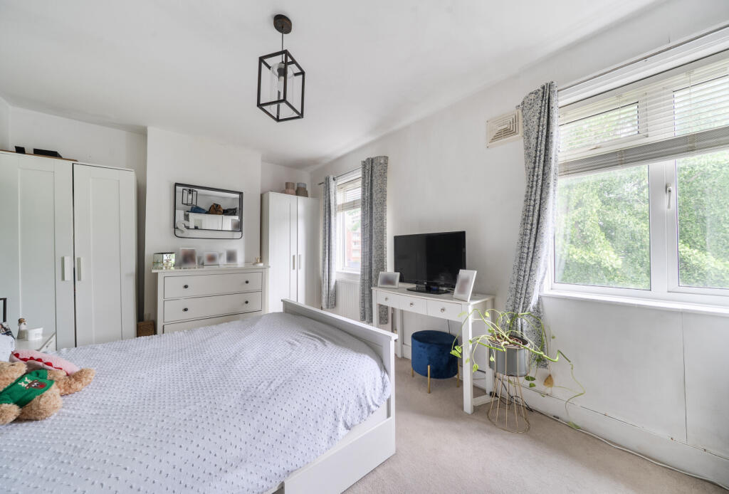 Apartment in London, Merton - View 4