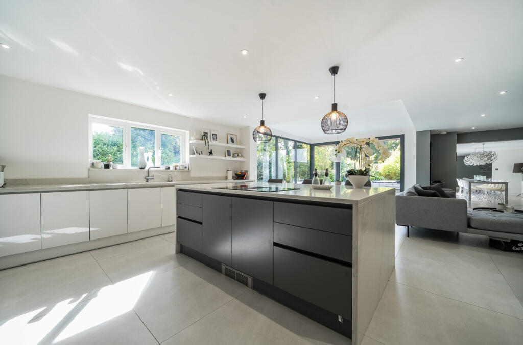 Rudd Hall Rise, Camberley, Surrey, GU15 photo 4