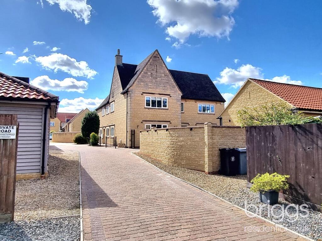 House in Peterborough - View 2