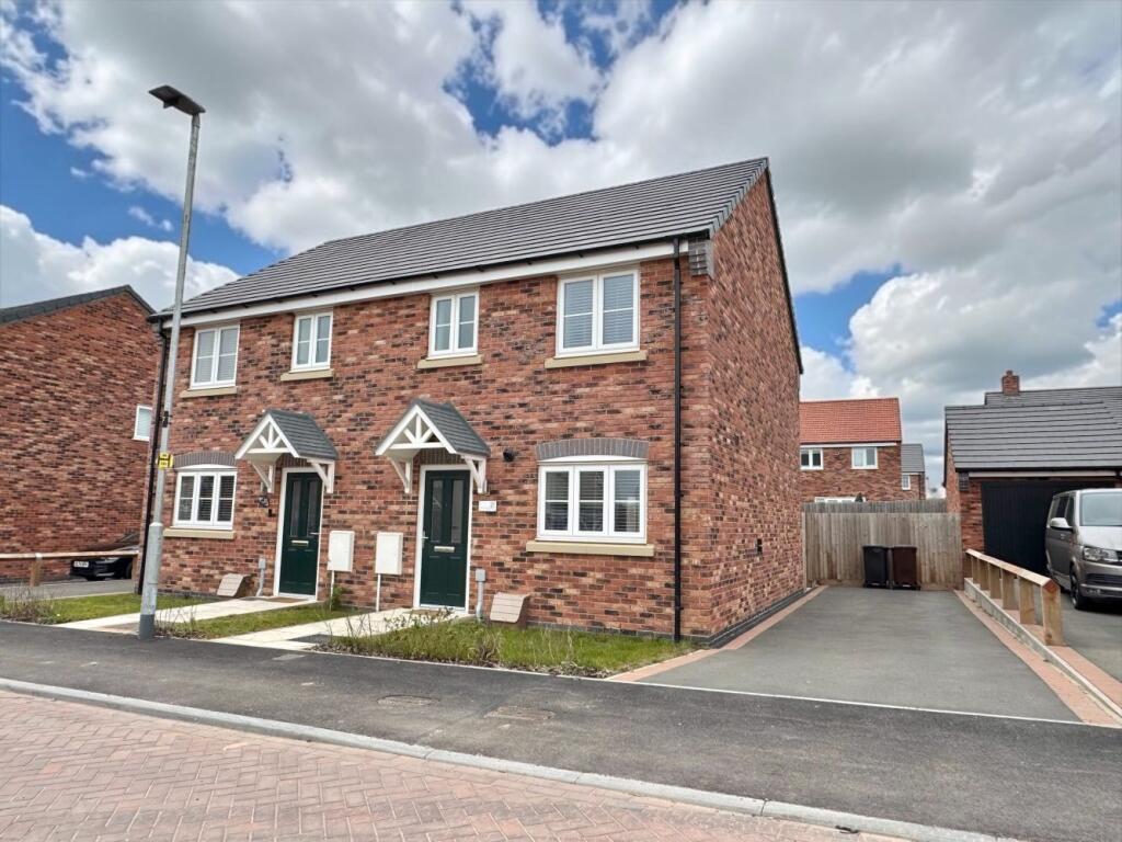 3-bed semi-detached on Sunset Drive, Melton Mowbray, £239,950