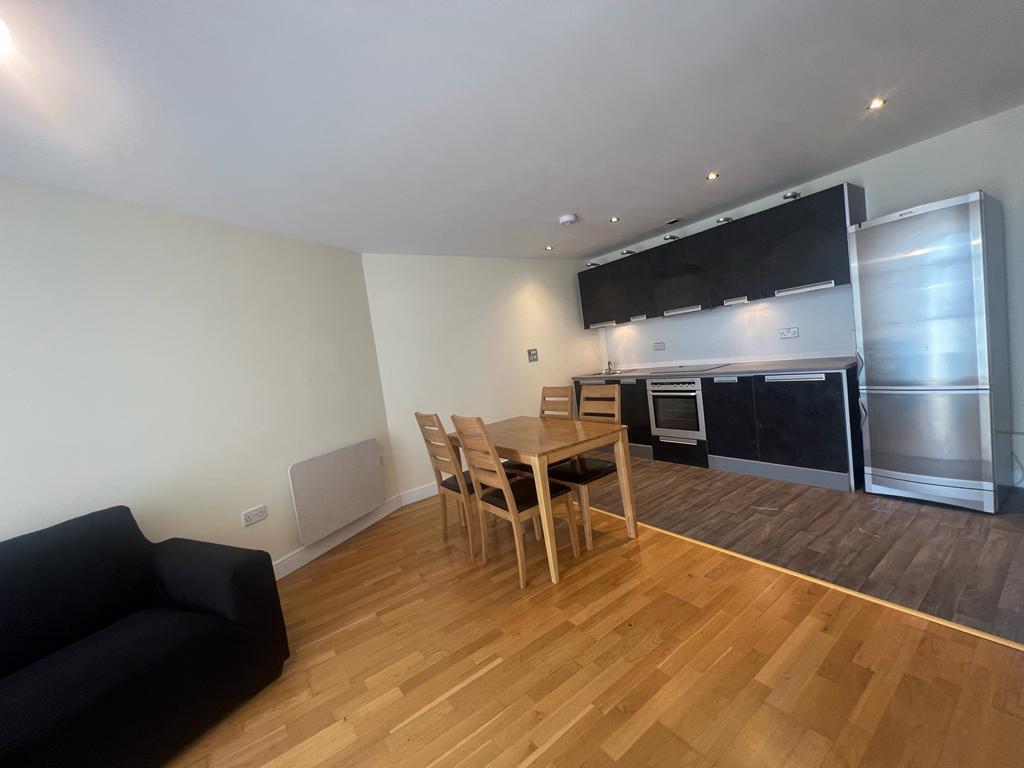 Altolusso, City Centre, 11th Floor, CF10 2FG (Ref.1024) photo 3