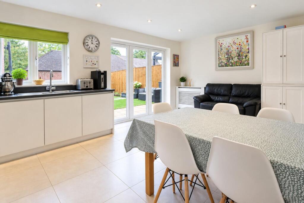 House in Guildford - View 5