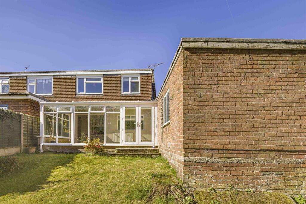 Brookside Avenue, Lymm, WA13 photo 4
