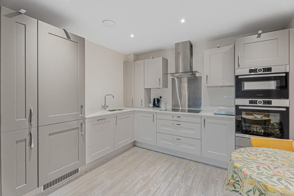 11 St. Martins Street, Wallingford, OX10 0AL photo 2