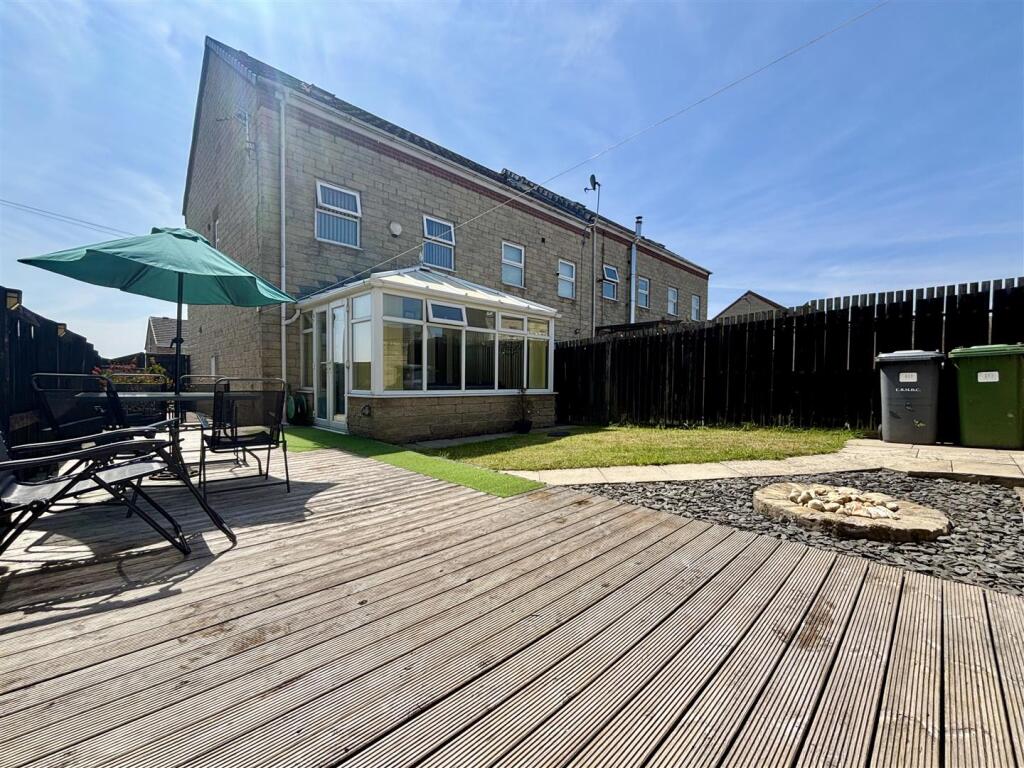 Farfield Avenue, Bradford 6 - View 2