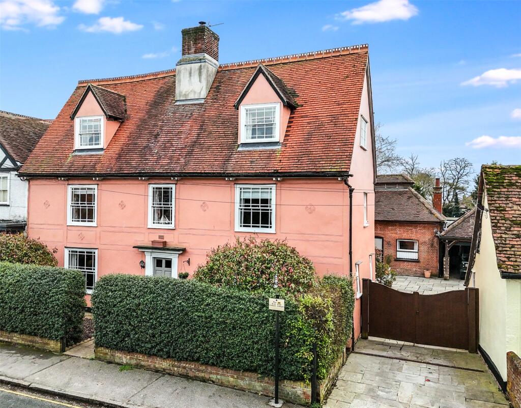 Main image of property: Braintree Road, Felsted, Dunmow, Essex, CM6