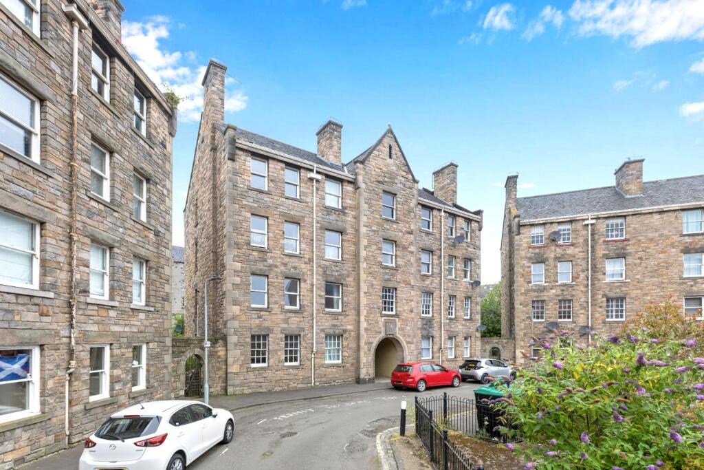 Main image of property: 71/4 Pleasance, Edinburgh, EH8 9TG