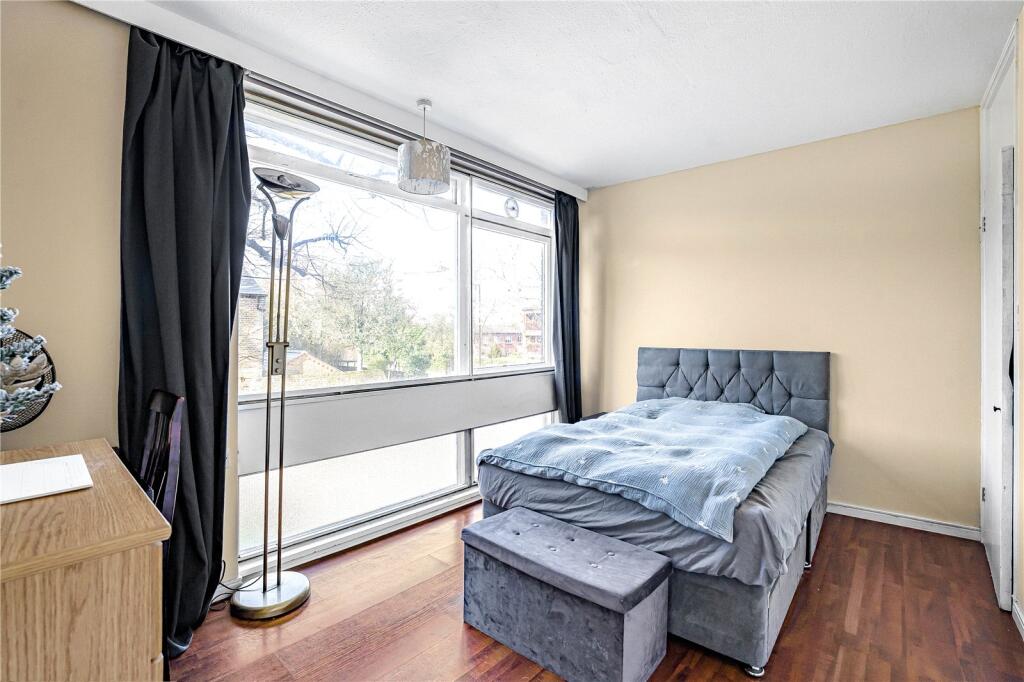 Apartment in London - View 3