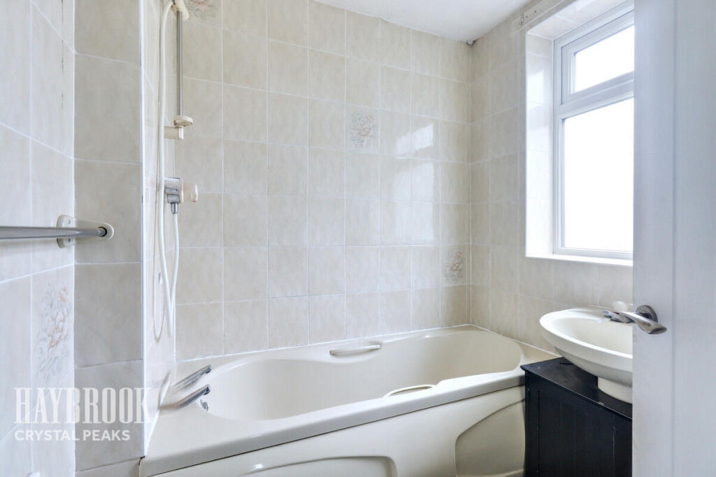 Mansfield Road, Killamarsh - More