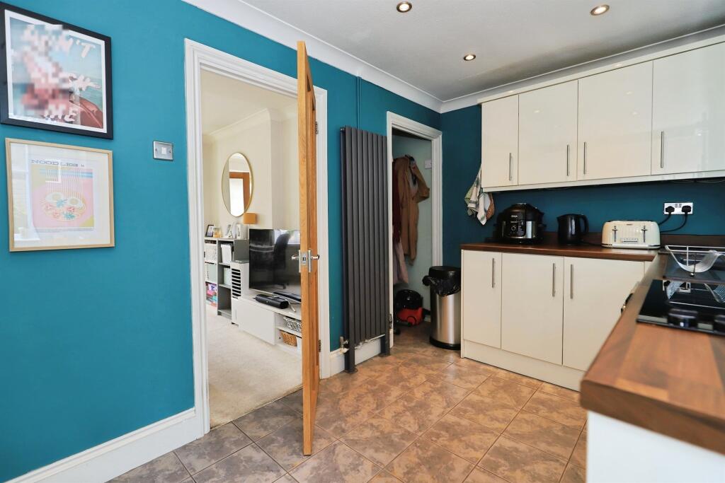 House in Dudley, Roseville - View 5