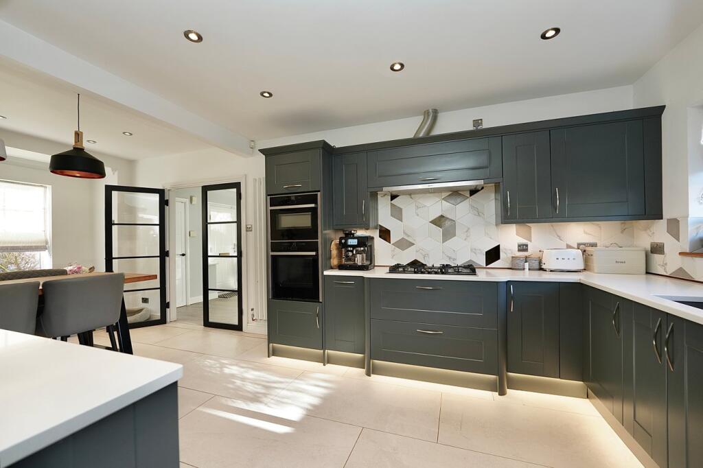 St Georges Close, Brampton, Huntingdon, PE28 photo 4
